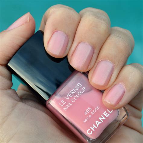 Chanel nail color